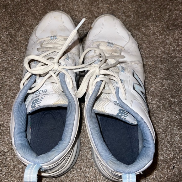 New Balance Shoes - Picture 2 of 4